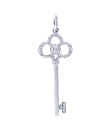 蒂芙尼 (TIFFANY & CO.) 著名品牌的 GM 王冠钥匙吊坠。VIRTU LUXURY 有售。