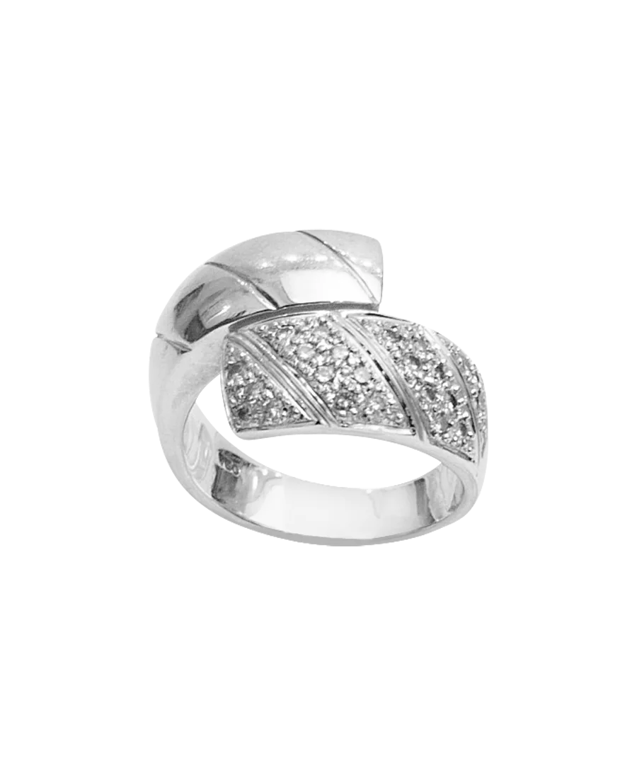 Bague WHITE GOLD DIAMOND, une bague charismatique et envoûtante avec ses diamants. Bague WHITE GOLD DIAMOND, une bague charismatique et envoûtante avec ses diamants.