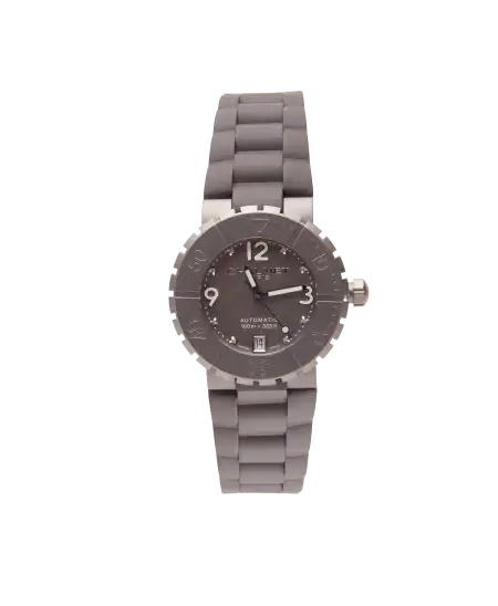 W1728D 腕表是一款灰色精钢腕表。由 VIRTU LUXURY 提供。